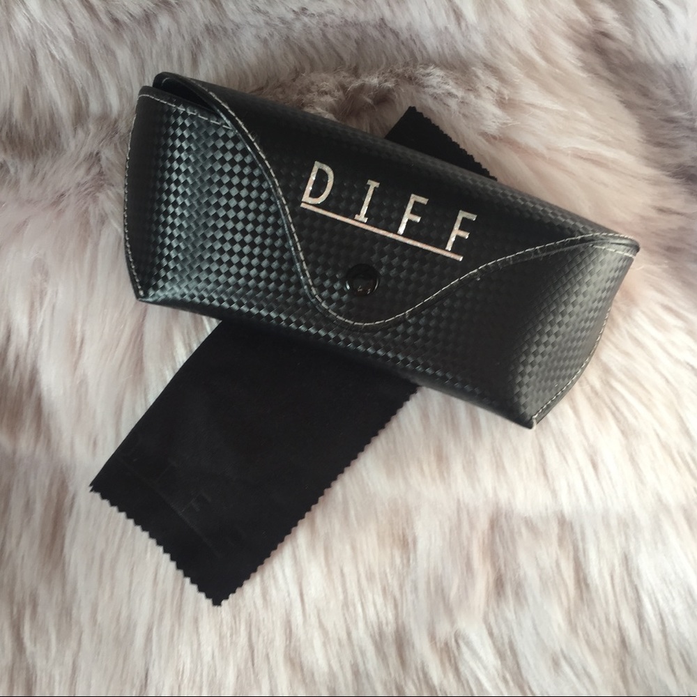 DIFF Sunglasses Case and Cleaning Cloth